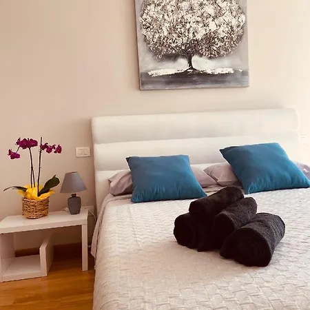 Park Apartment *
